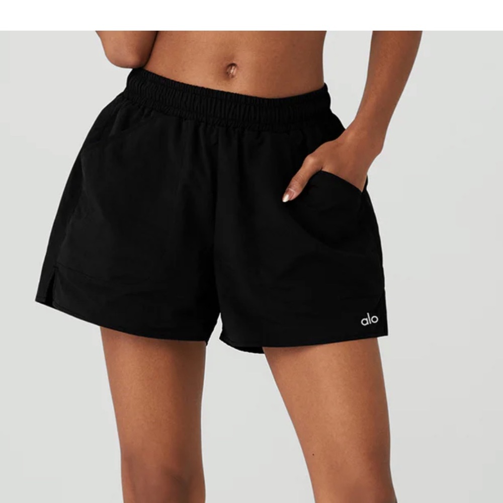 Size small brand new alo yoga shorts!